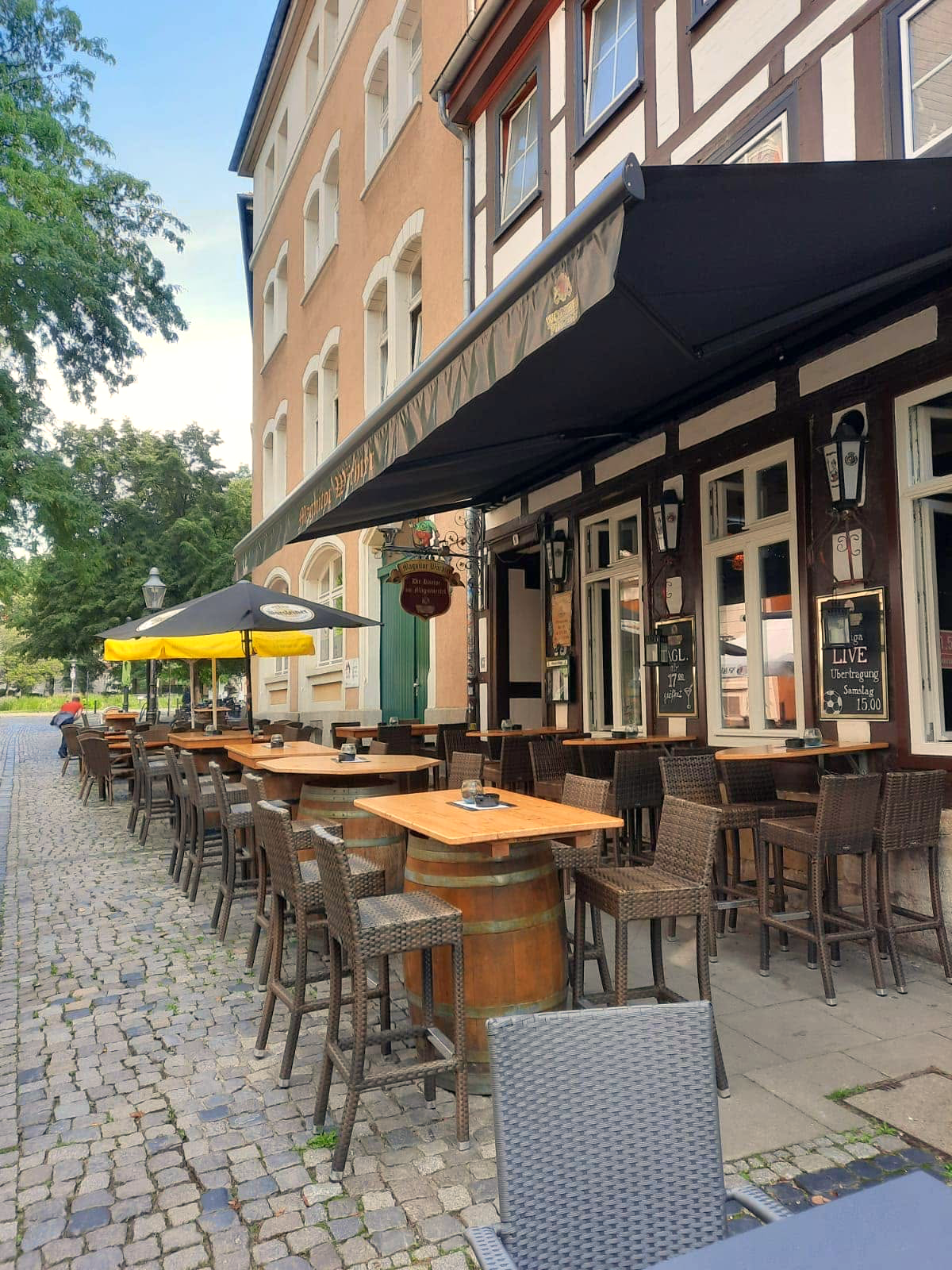 Atmosphäre einer warmen Kneipe im Magniviertel Braunschweig